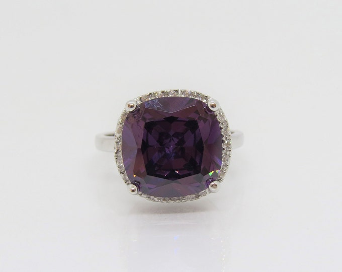 Vintage Sterling Silver Amethyst & White Topaz Ring.