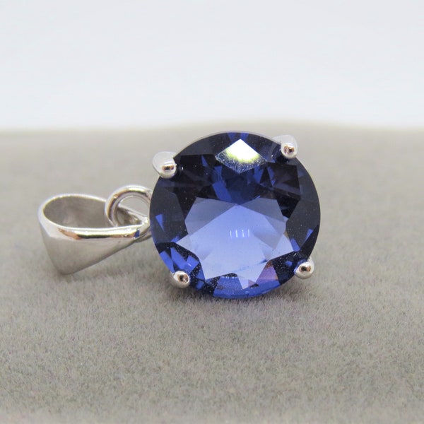 Sterling Silver Round cut Tanzanite Pendant 10MM