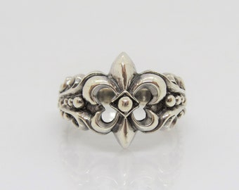 Sterling Silver Fleur De Lis Ring.