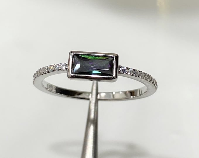 Vintage Sterling Silver Rainbow Topaz & White Topaz Thin Band Ring.
