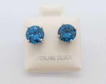 Vintage Sterling Silver Round cut Blue Topaz Stud Earrings 7MM