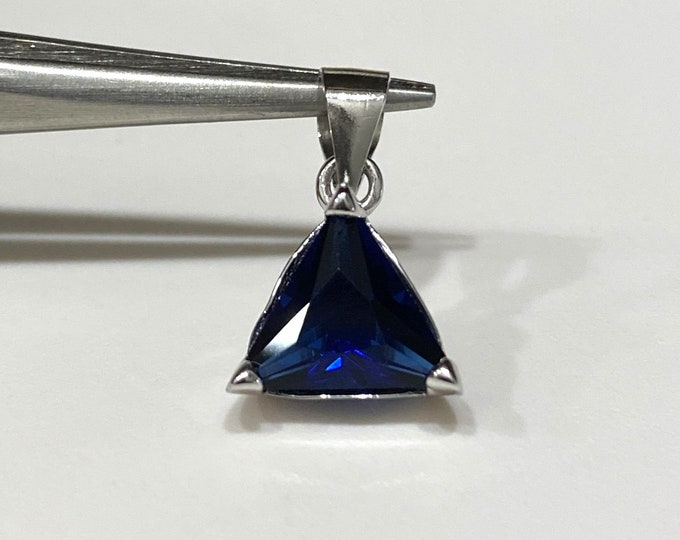Vintage Sterling Silver Trillion Cut Blue Sapphire Pendant.