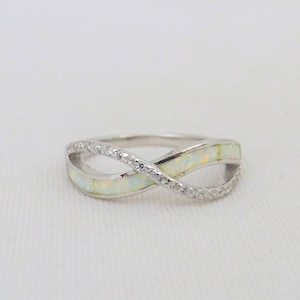 Vintage Sterling Silver White Topaz & Opal Celtic Twisted Band Ring Size 8
