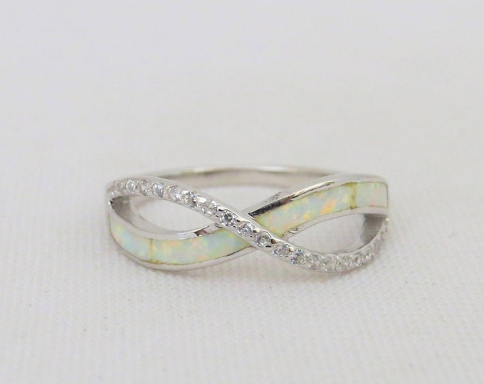 Vintage Sterling Silver White Topaz & Opal Celtic Twisted Band Ring Size 8