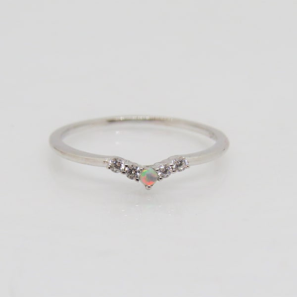 Vintage Sterling Silver White Opal & White Topaz V Shape Thin Band Ring Size 10