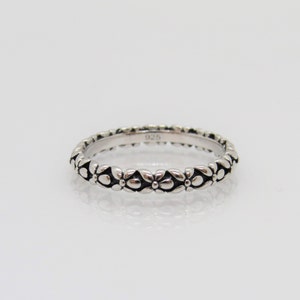 Vintage Sterling Silver Carved Flowers Band Ring Size 7