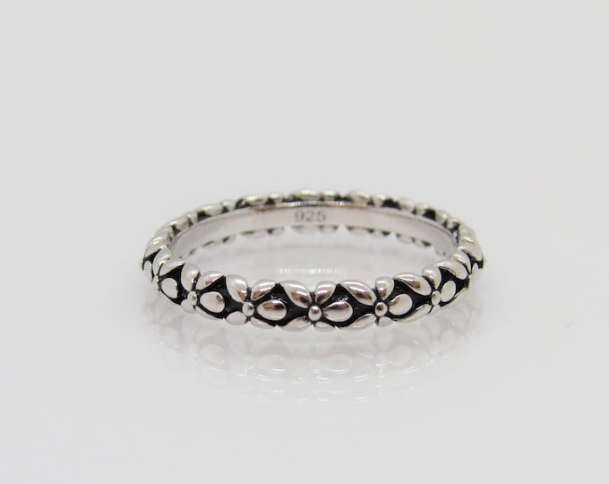Vintage Sterling Silver Carved Flowers Band Ring Size 7