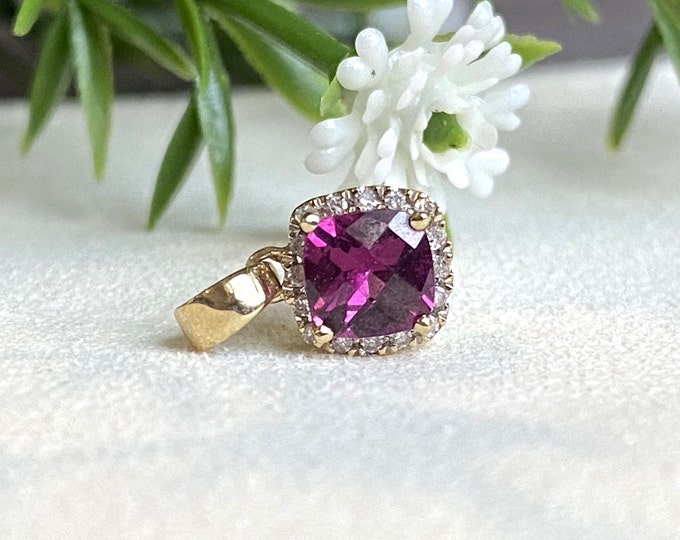 Vintage 14K Solid Yellow Gold Natural Rhodolite & Diamond Pendant.