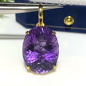 Vintage 14K Solid Yellow Gold 40ctw Natural Oval cut Amethyst Pendant.