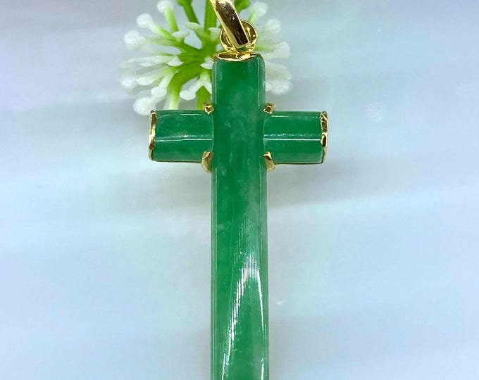 Vintage 14K Solid Yellow Gold Green Jadeite Jade Cross Pendant