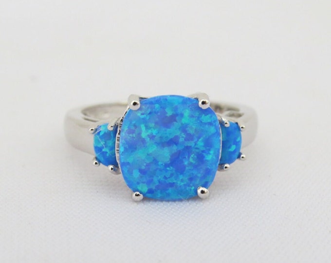 Vintage Sterling Silver Blue Opal Three stone Ring Size 7