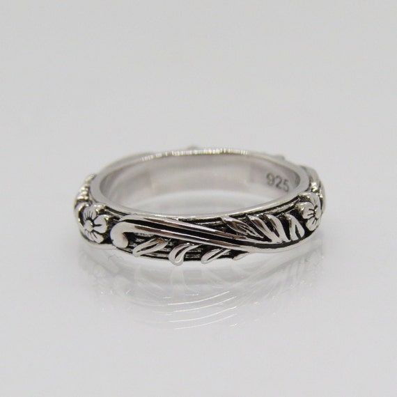 Vintage Sterling Silver Carved Flower Band Ring S… - image 3