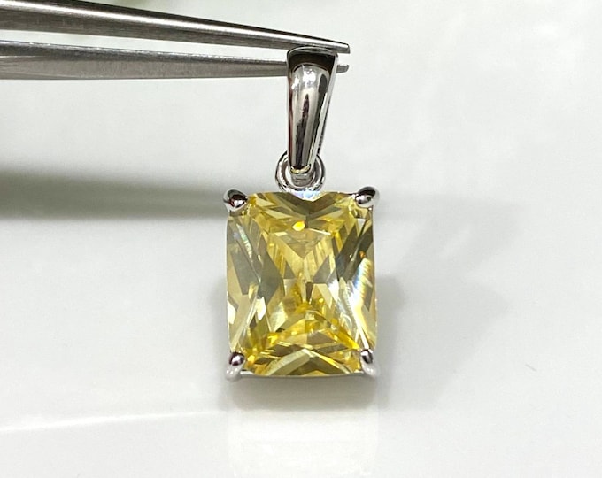 Vintage Sterling Silver Citrine Pendant.