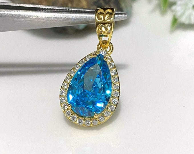 Vintage 15K 610 Solid Gold Pear cut Blue Topaz & White Topaz Halo Pendant.