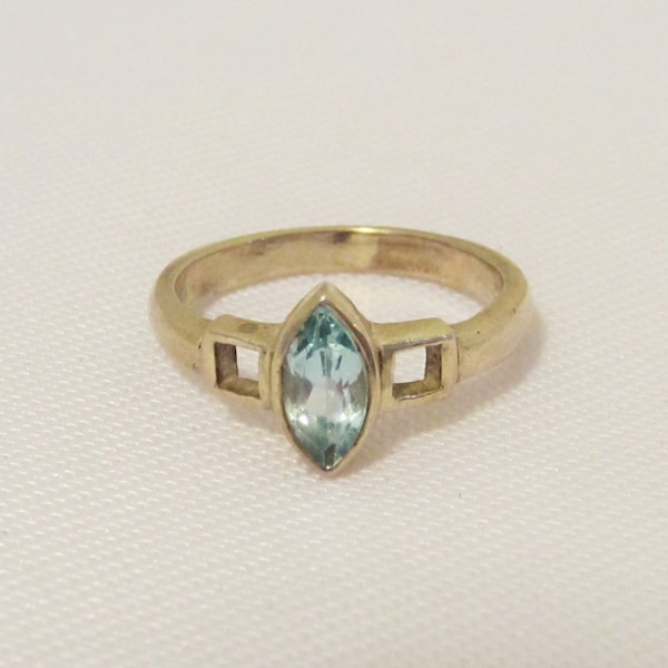Vintage Sterling Silver Maquise Natural Blue Topaz Ring Size 5.5