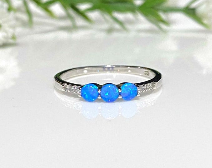 Vintage Sterling Silver Blue Opal thin band Ring Size 7