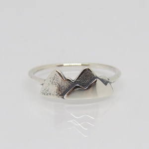Vintage Sterling Silver Mountain Ring Size 7