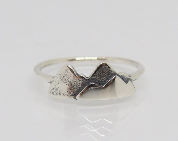Vintage Sterling Silver Mountain Ring Size 7
