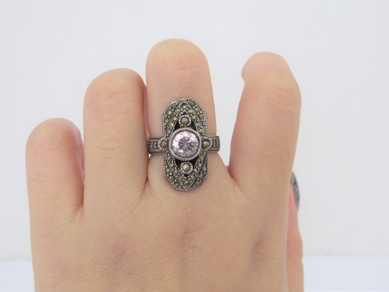 Vintage Sterling Silver Pink Topaz /& Marcasite Dome Ring Size 7