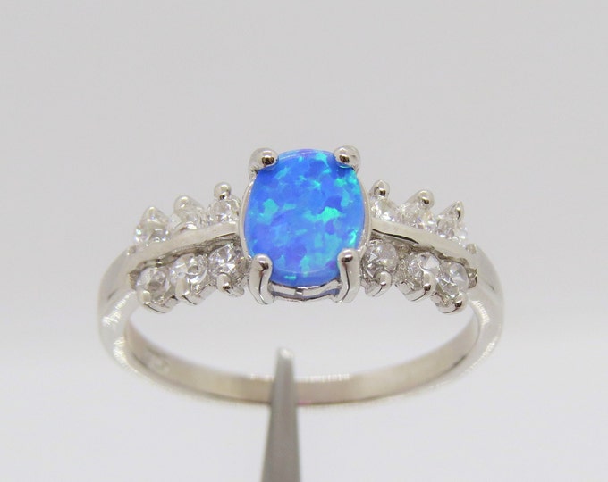 Vintage Sterling Silver Blue Opal & White Topaz Engagement Ring Size 8