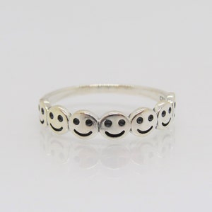 Vintage Sterling Silver Face Smiley Band Ring Size 7 image 1