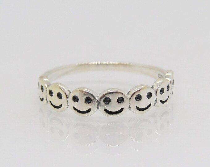 Vintage Sterling Silver Face Smiley Band Ring Size 7