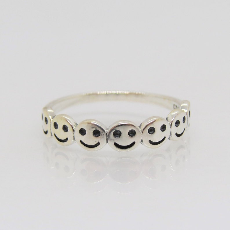 Vintage Sterling Silver Face Smiley Band Ring Size 7 image 1