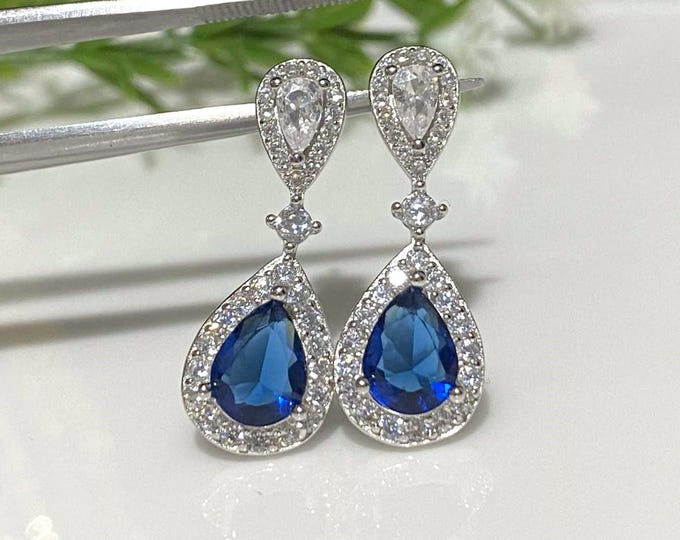 Vintage Sterling Silver Blue Sapphire & White Topaz Dangle Earrings.