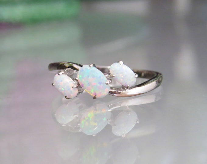 Vintage Sterling Silver Oval White Opal Three stone Ring Size 7