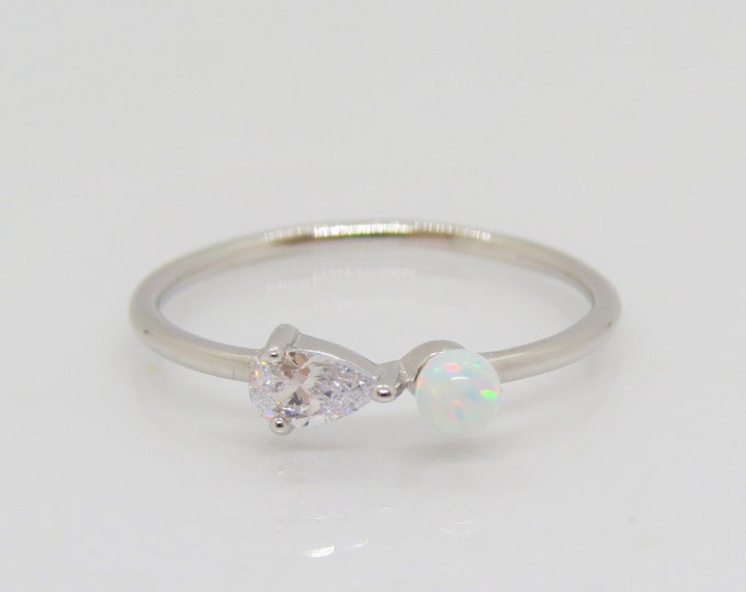 Vintage Sterling Silver White Fire Opal & White Topaz Tiny Thin Ring Size 7