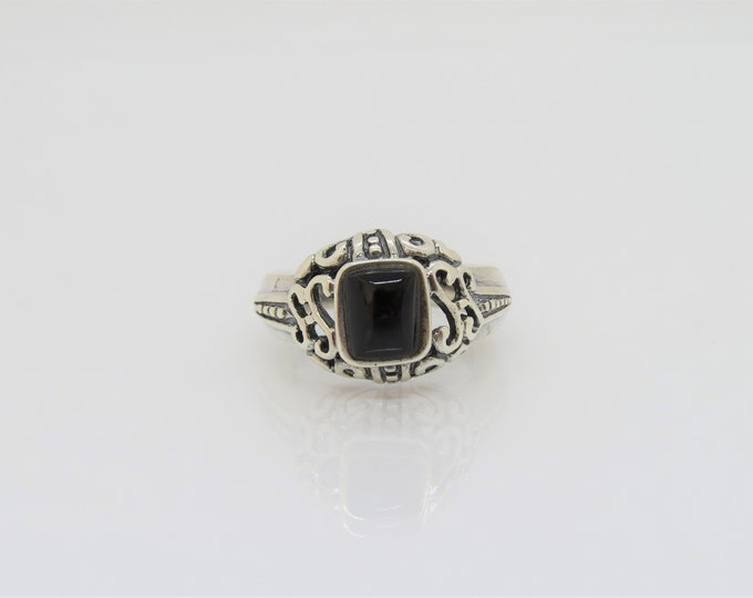 Vintage Sterling Silver Black Onyx Filigree Ring Size 8