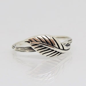 Vintage Sterling Silver Leaf Ring Size 7