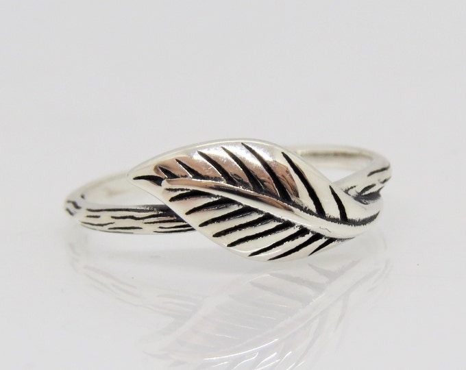 Vintage Sterling Silver Leaf Ring Size 7