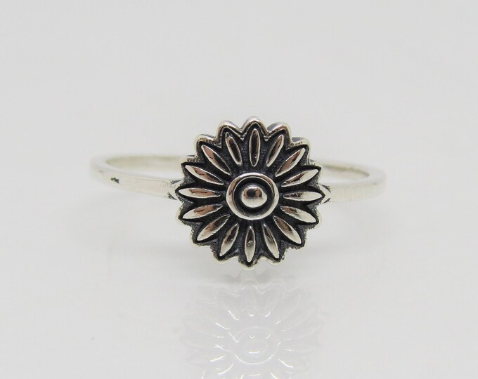 Sterling Silver Flower Ring Size 7