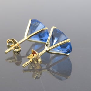 Vintage 18K Solid Yellow Gold 7.74ct Round cut Blue Spinel Stud Earrings 10MM image 2