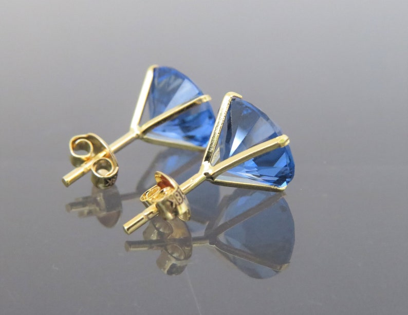 Vintage 18K Solid Yellow Gold 7.74ct Round cut Blue Spinel Stud Earrings 10MM image 2