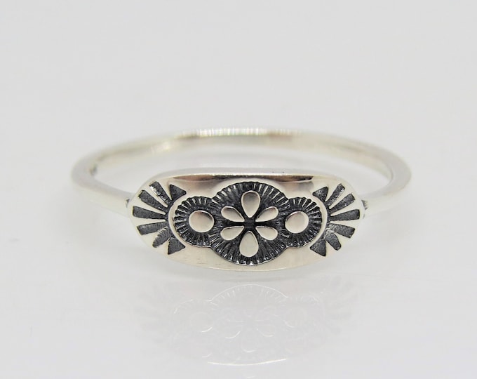 Sterling Silver Carved Flower Thin Band Ring Size 8
