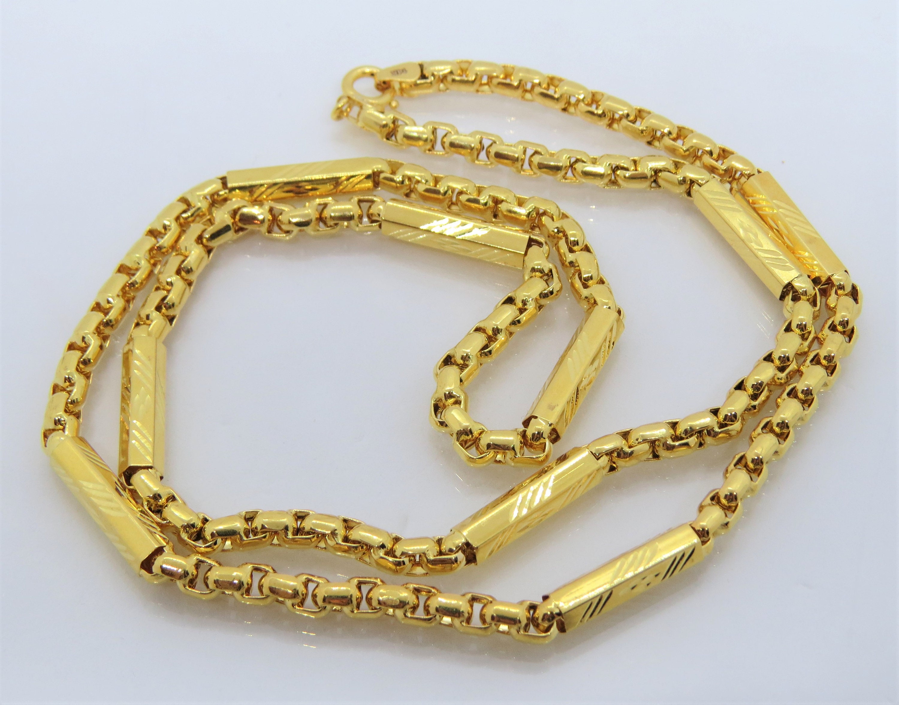 CC' Chanel Vintage Gold Plated Chain & Leather Bangle
