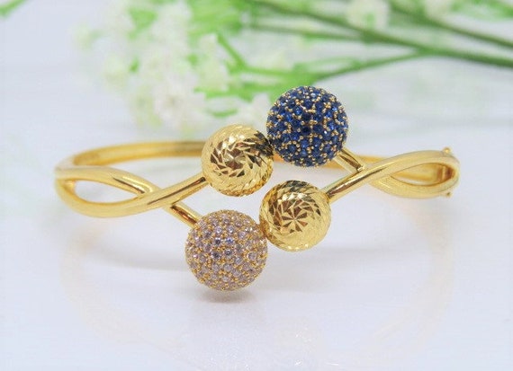 Vintage 18K Solid Yellow Gold Blue Sapphire, Whit… - image 1