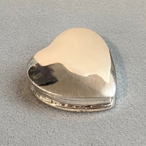 Sterling Silver 925 Heart Pill Box.