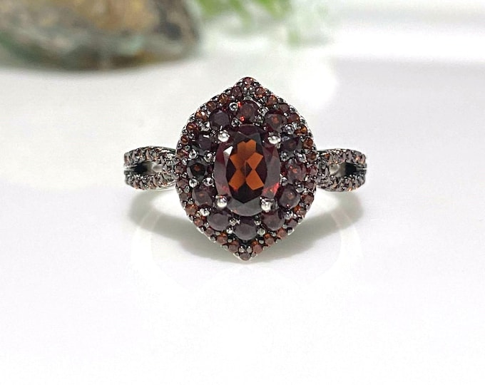 Vintage Sterling Silver Natural Garnet Ring Size 7