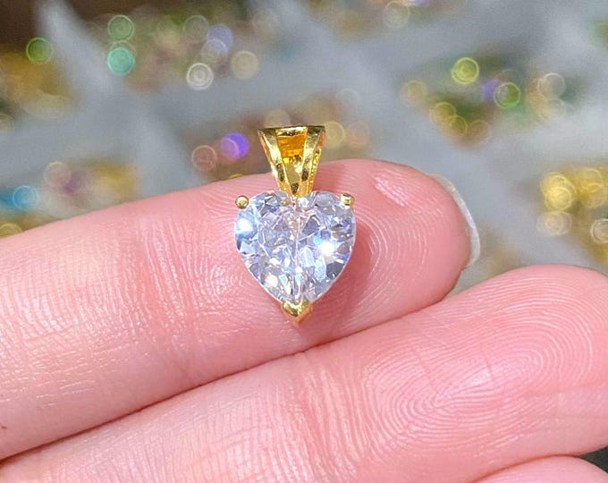 Vintage 15K 610 Solid Gold White Topaz Heart Pendant.