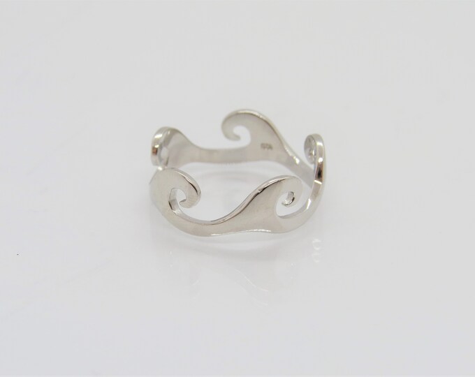 Vintage Sterling Silver Swirly Band Ring Size 9
