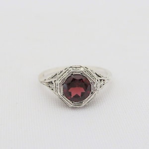 Vintage Sterling Silver Natural Garnet Filigree Ring Size 7