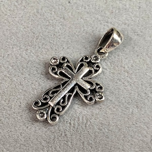 Vintage Sterling Silver Filigree Cross Pendant.