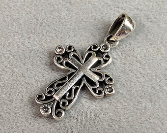 Vintage Sterling Silver Filigree Cross Pendant.