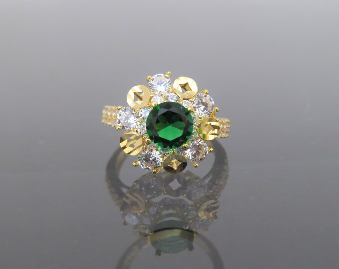 Vintage 18K Solid Yellow Gold White Topaz & Emerald Flower Ring Size 6
