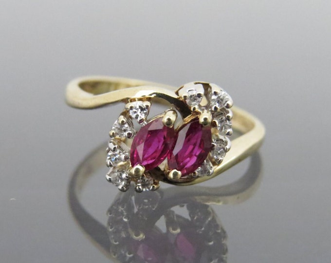 Vintage 14K Solid Yellow Gold Natural Ruby & Diamond Ring Size 6.5