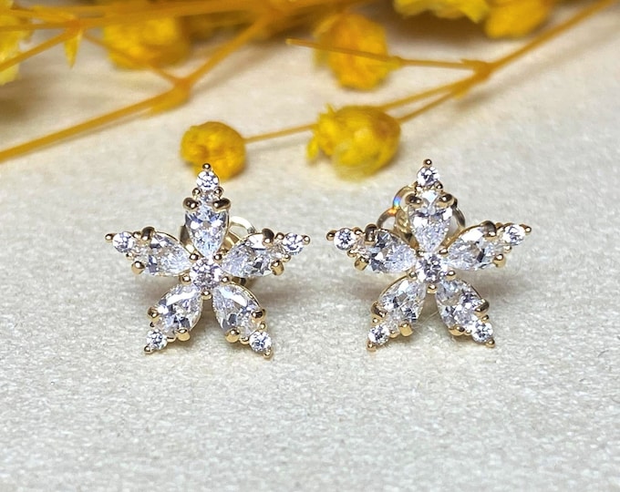 14K Solid Yellow Gold White Sapphire Flower Stud Earrings.