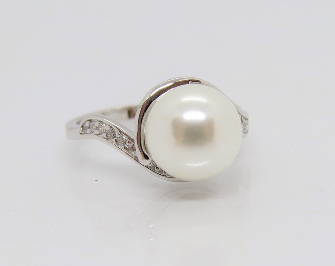 Vintage Sterling Silver White Pearl & White Topaz Ring Size 7
